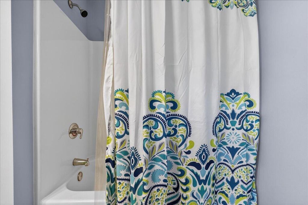 Image 23 of property listing at 8149 Shadow Oak Drive, North Charleston, SC 29406