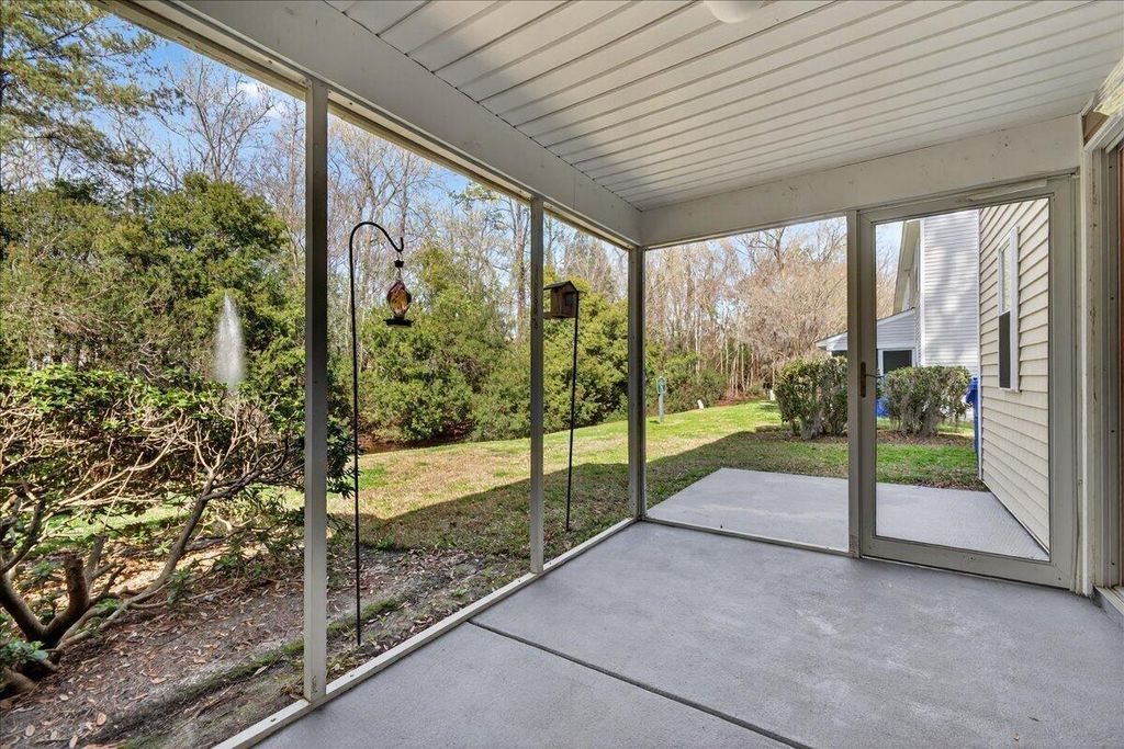 Image 32 of property listing at 8149 Shadow Oak Drive, North Charleston, SC 29406