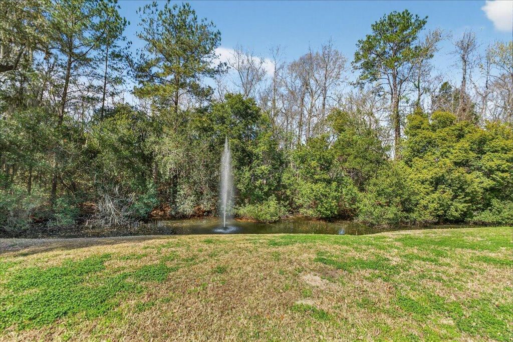 Image 35 of property listing at 8149 Shadow Oak Drive, North Charleston, SC 29406