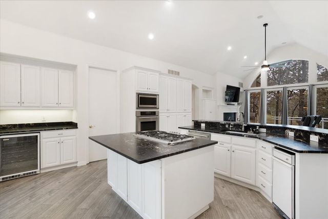 10984 Stagecoach Pass, Pilot Point, TX 76258