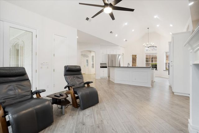 10984 Stagecoach Pass, Pilot Point, TX 76258