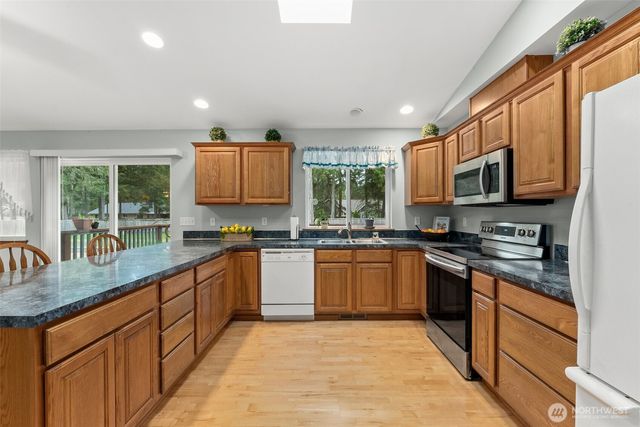 5016 E Brockdale Road, Shelton, WA 98584