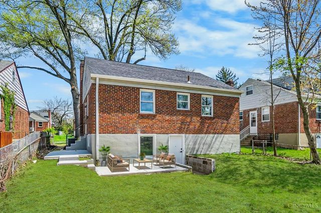 6047 Yosemite Drive, Golf Manor, OH 45237