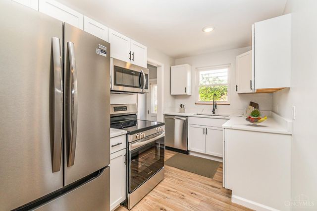 6047 Yosemite Drive, Golf Manor, OH 45237