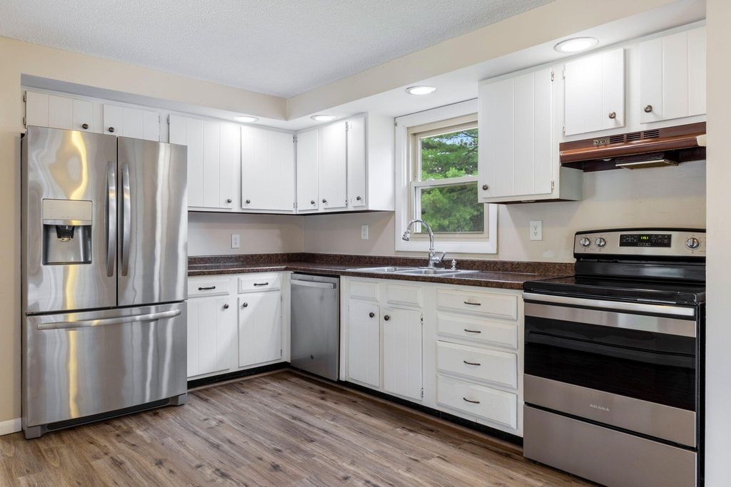 8 Elaine Drive, Brunswick, ME 04011 — photo 4