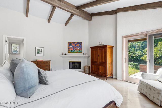 4011 Cresthaven Drive, Westlake Village, CA 91362