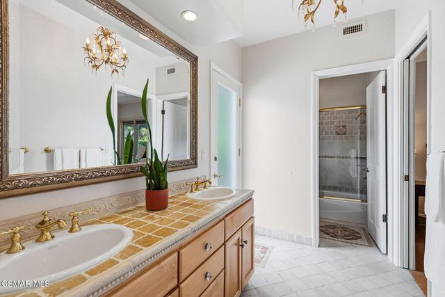 4011 Cresthaven Drive, Westlake Village, CA 91362