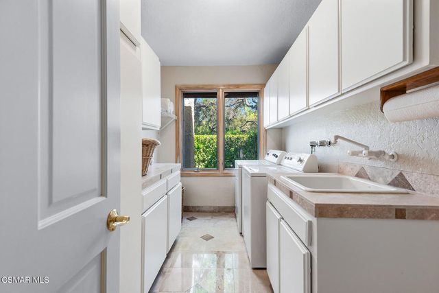 4011 Cresthaven Drive, Westlake Village, CA 91362