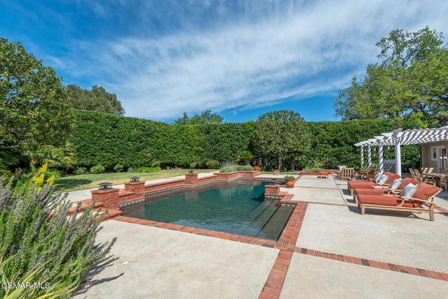 4011 Cresthaven Drive, Westlake Village, CA 91362