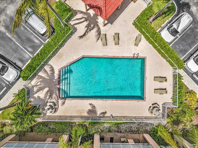2721 OCEAN CLUB Boulevard 104, Hollywood, FL 33019
