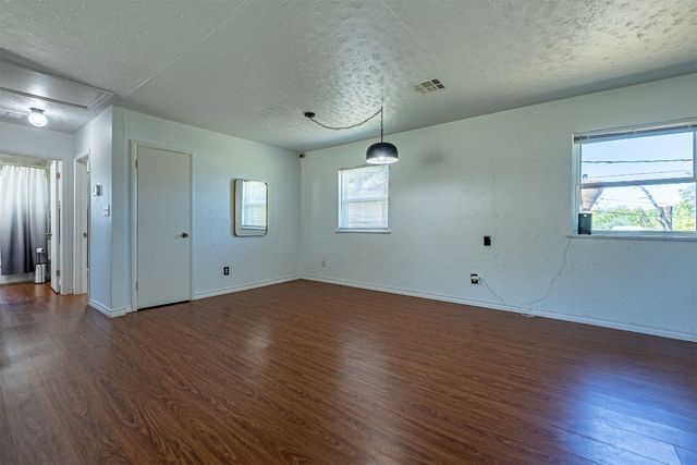 901 S Anderson Road, Choctaw, OK 73020