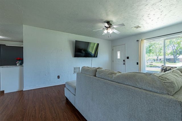 901 S Anderson Road, Choctaw, OK 73020