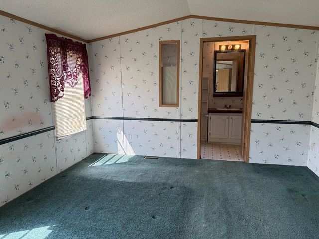 77 Estates Drive, Cambridge, VT 05444