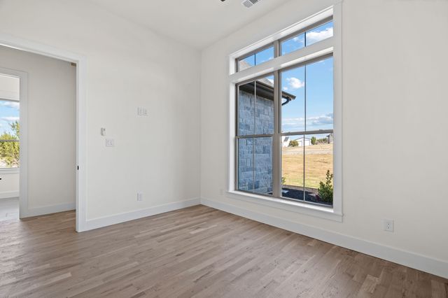 1040 Eagles Bluff Drive, Weatherford, TX 76087