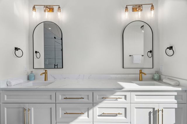 1040 Eagles Bluff Drive, Weatherford, TX 76087