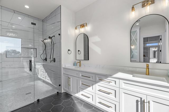 1040 Eagles Bluff Drive, Weatherford, TX 76087