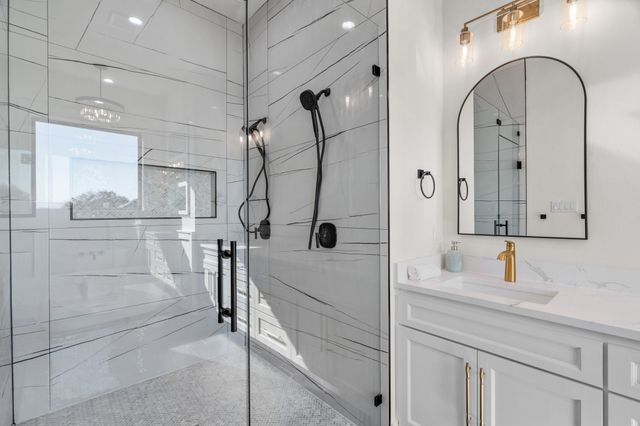 1040 Eagles Bluff Drive, Weatherford, TX 76087