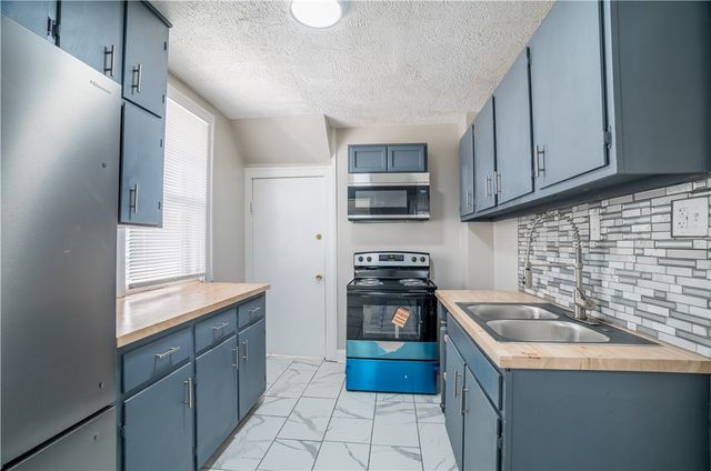 2061 Emerson Avenue, Dayton, OH 45406