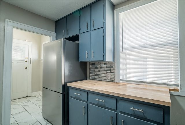 2061 Emerson Avenue, Dayton, OH 45406