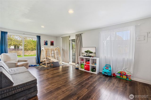 1317 47th Avenue E, Fife, WA 98424