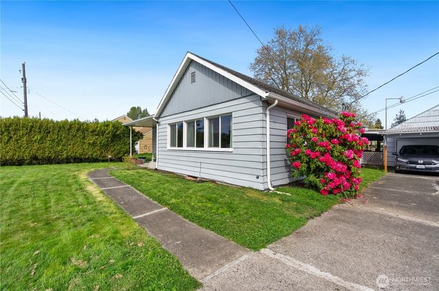 1317 47th Avenue E, Fife, WA 98424