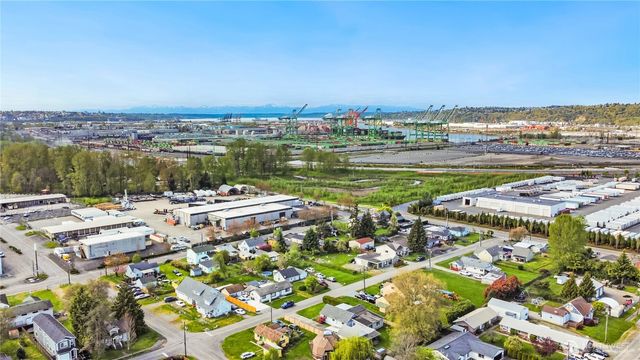 1317 47th Avenue E, Fife, WA 98424