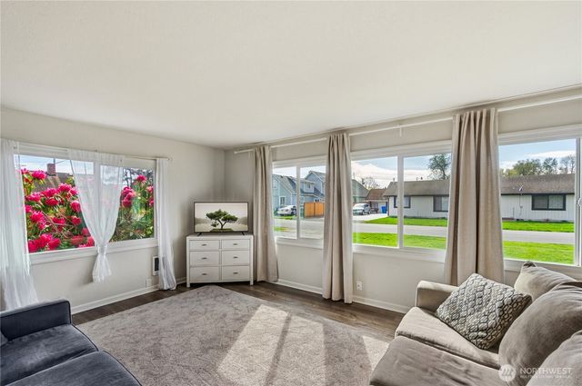 1317 47th Avenue E, Fife, WA 98424