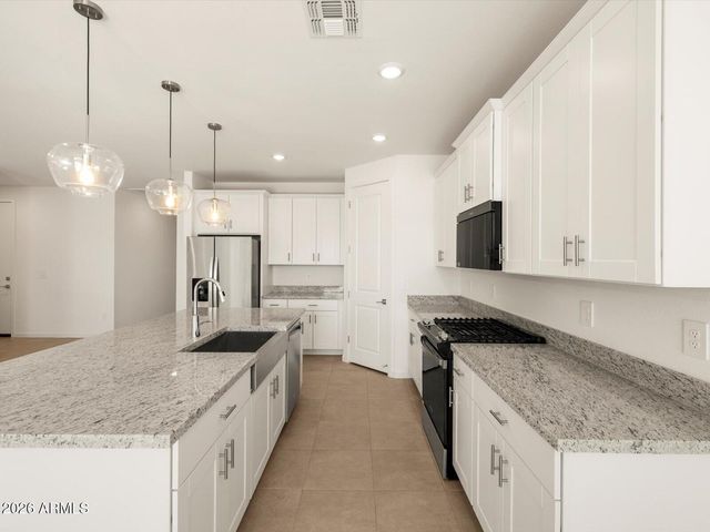 10815 W JONES Avenue, Tolleson, AZ 85353