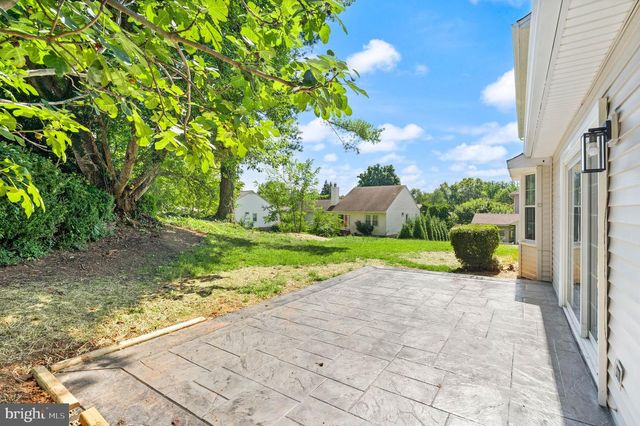 6121 WINNEPEG DR, Burke, VA 22015