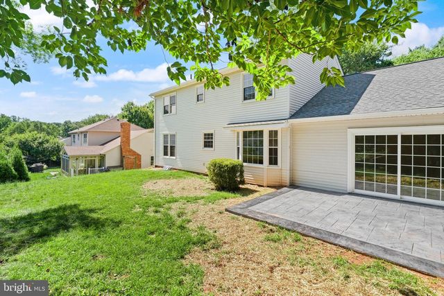6121 WINNEPEG DR, Burke, VA 22015