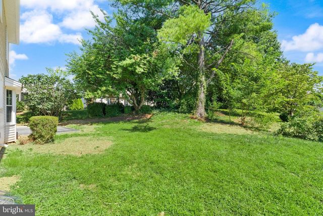 6121 WINNEPEG DR, Burke, VA 22015