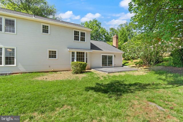 6121 WINNEPEG DR, Burke, VA 22015