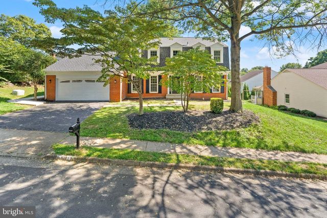 6121 WINNEPEG DR, Burke, VA 22015