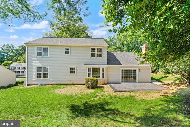 6121 WINNEPEG DR, Burke, VA 22015