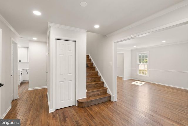 6121 WINNEPEG DR, Burke, VA 22015