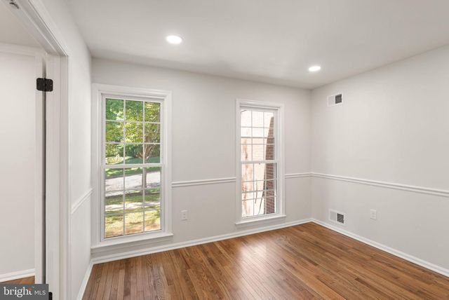 6121 WINNEPEG DR, Burke, VA 22015