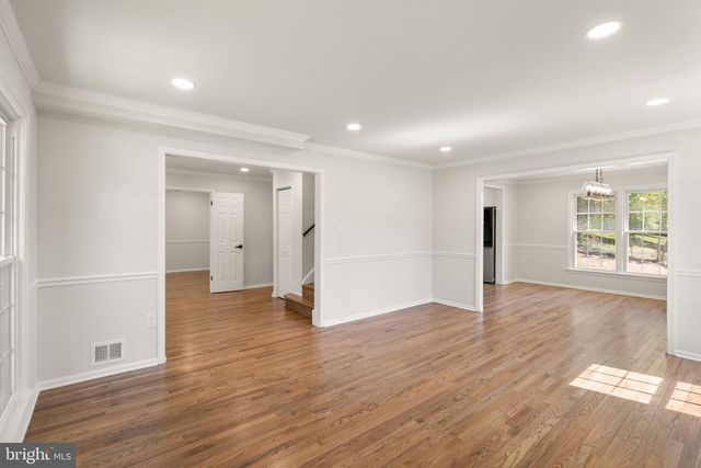 6121 WINNEPEG DR, Burke, VA 22015