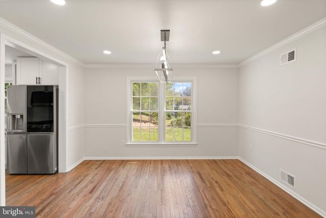 6121 WINNEPEG DR, Burke, VA 22015