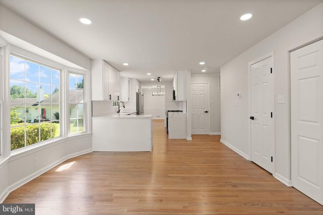 6121 WINNEPEG DR, Burke, VA 22015
