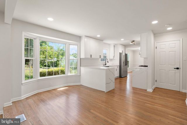 6121 WINNEPEG DR, Burke, VA 22015