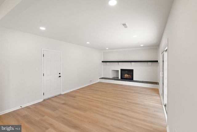 6121 WINNEPEG DR, Burke, VA 22015