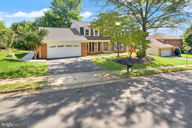6121 WINNEPEG DR, Burke, VA 22015