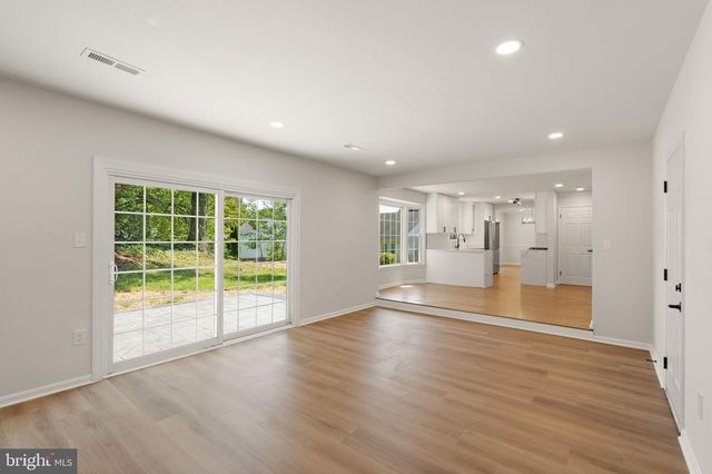 6121 WINNEPEG DR, Burke, VA 22015