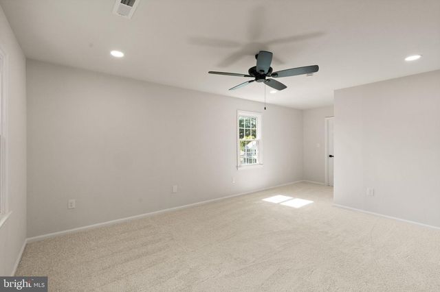 6121 WINNEPEG DR, Burke, VA 22015