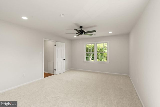 6121 WINNEPEG DR, Burke, VA 22015