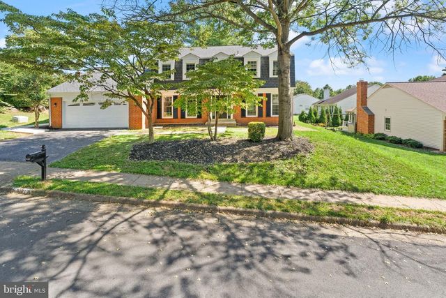 6121 WINNEPEG DR, Burke, VA 22015