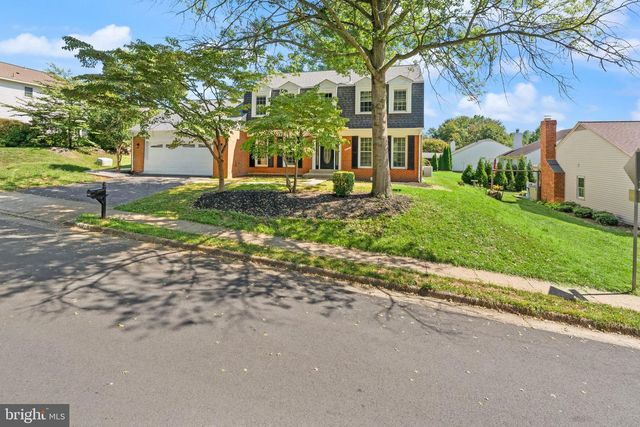 6121 WINNEPEG DR, Burke, VA 22015