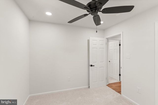 6121 WINNEPEG DR, Burke, VA 22015