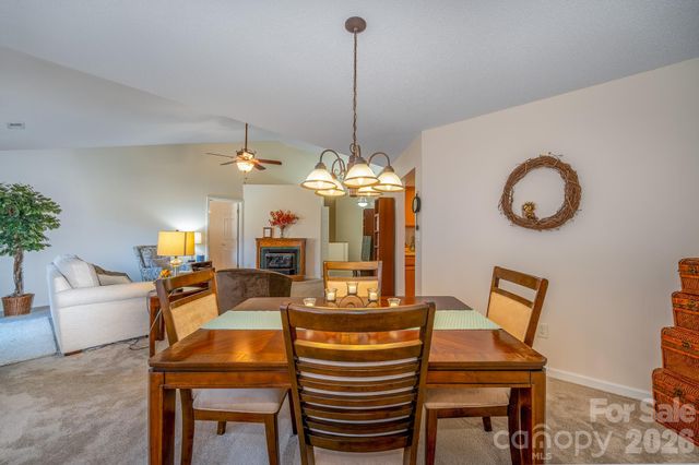 131 Ewarts Pond Road, Hendersonville, NC 28739