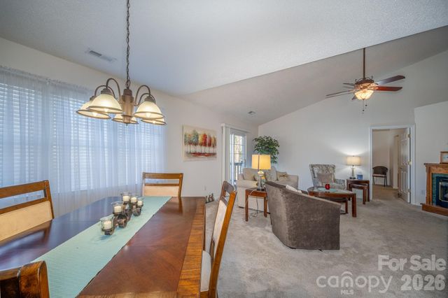 131 Ewarts Pond Road, Hendersonville, NC 28739